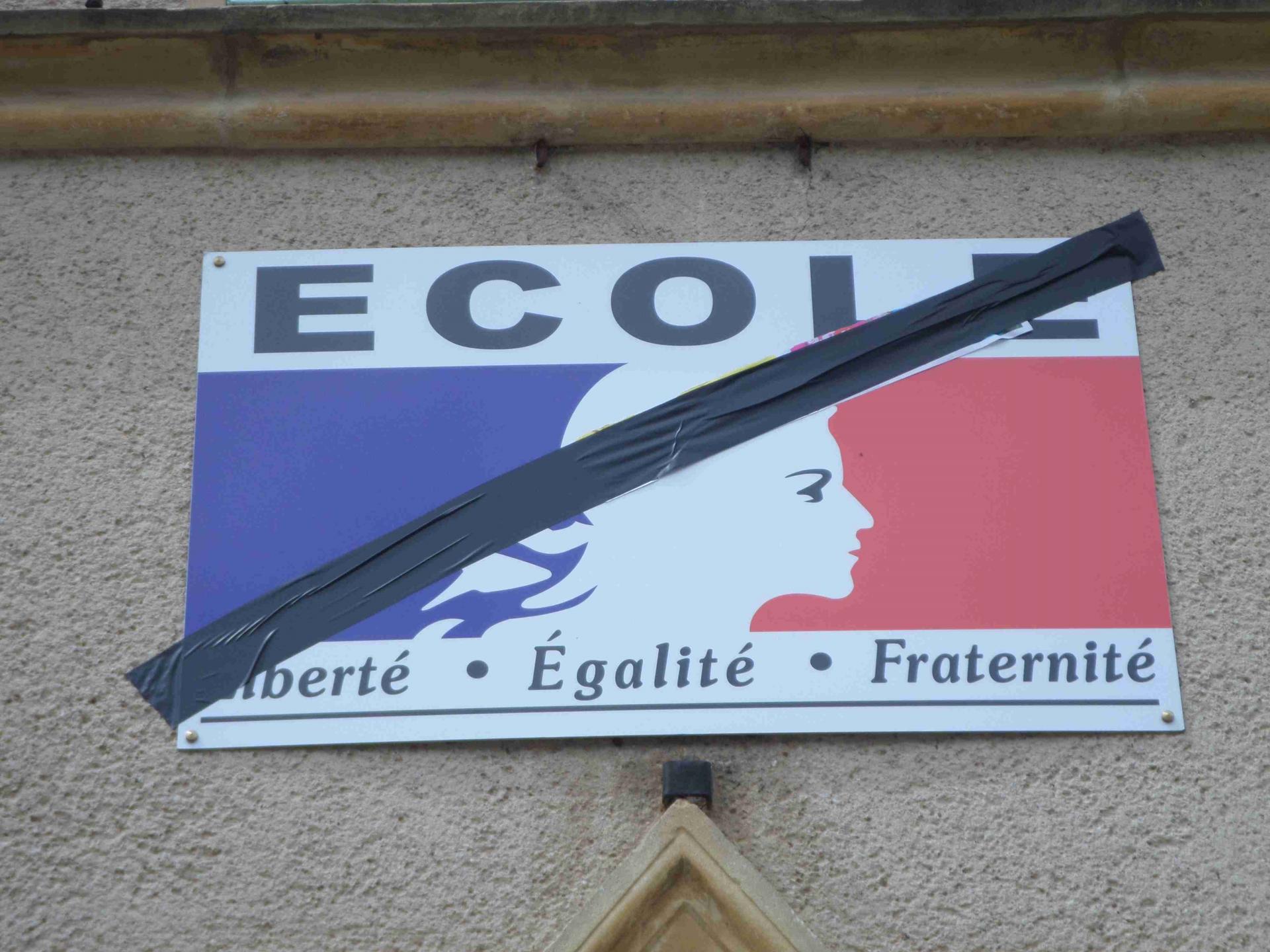 Ecole en deuil